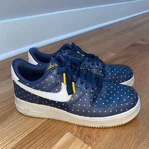 Nike Air Force ones💙💛
